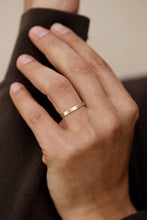 Cargar imagen en el visor de la galería, mens 3mm flat - Arter Jewelry